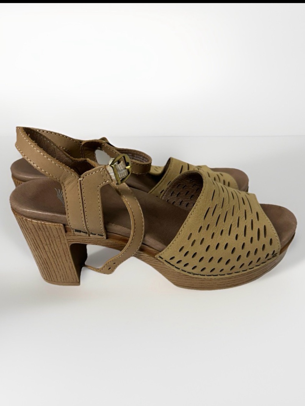 Dansko Denita Tan Leather Block Heel Sandals Size 40 US 9.5-10 Lagenlook Boho